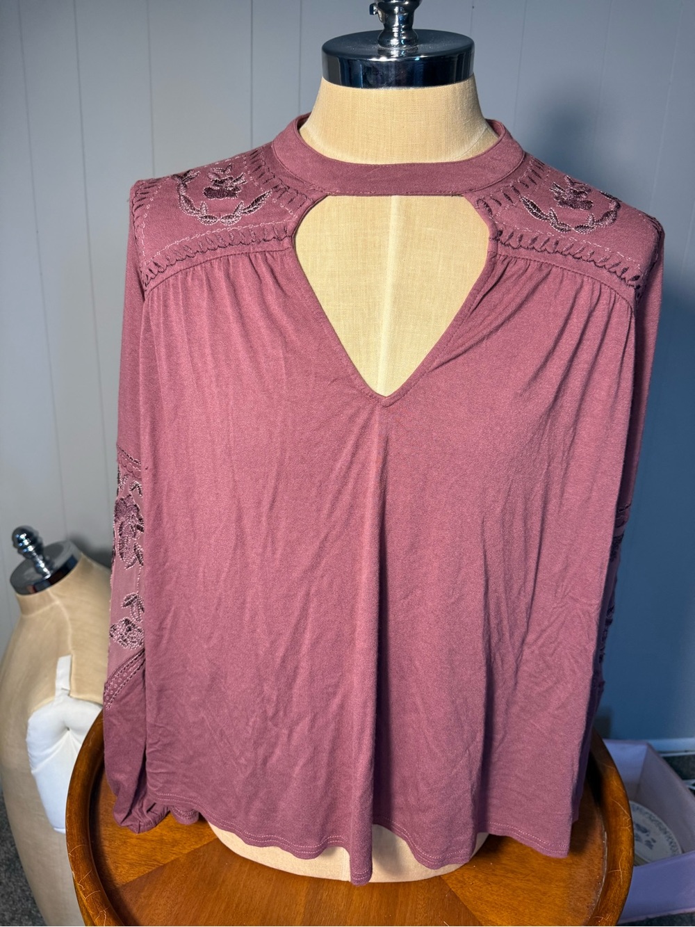 Mauve Long-Sleeve Keyhole Cutout Top with Lace Detail boho fairy